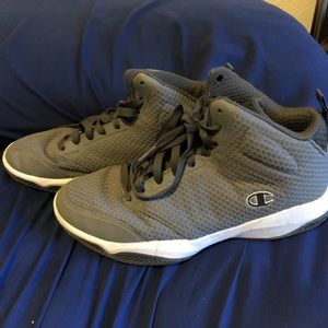Champion Men’s 9 Shoes